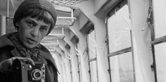 Masha Ivashintsova, uma fotógrafa soviética Detalhe de um autorretrato de Masha Ivashintsova, feito em Leningrado, URSS, em 1978.